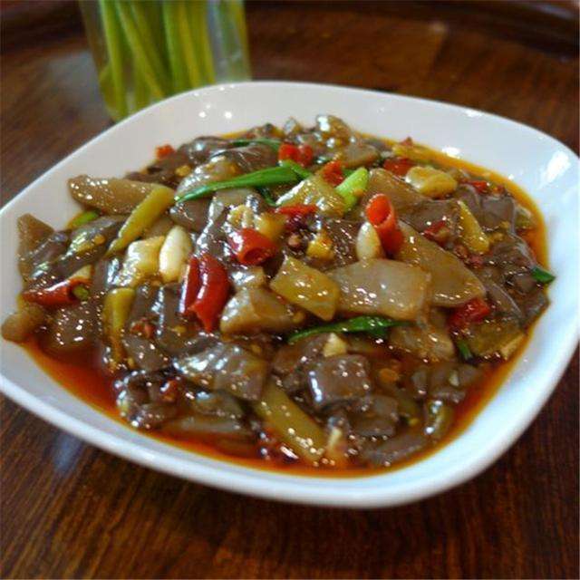 用新鲜魔芋制作魔芋豆腐全过程,做魔芋豆腐一斤魔芋应加多少碱