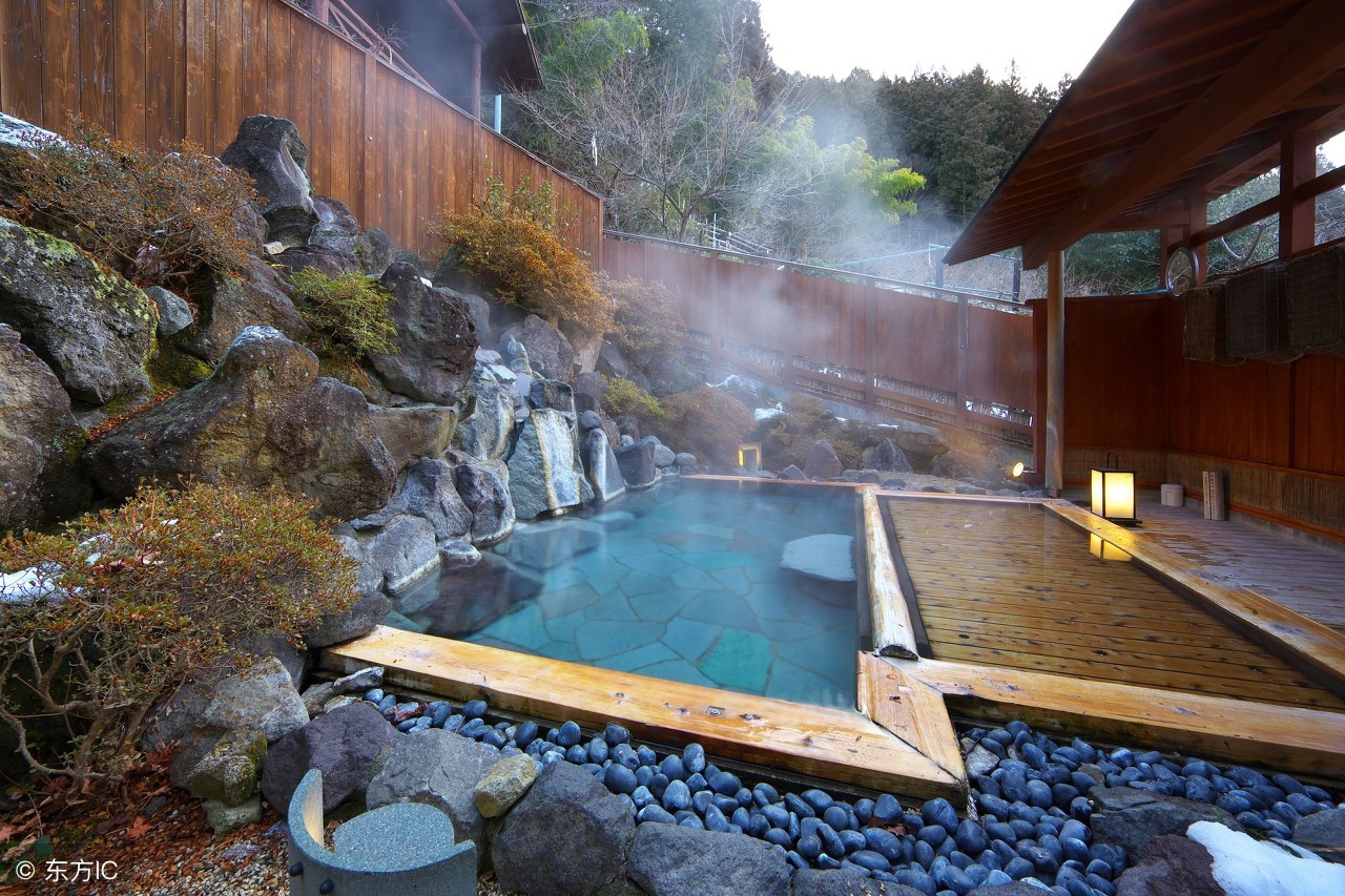 高血压泡温泉注意哪些,高血压可以泡温泉蒸桑拿吗