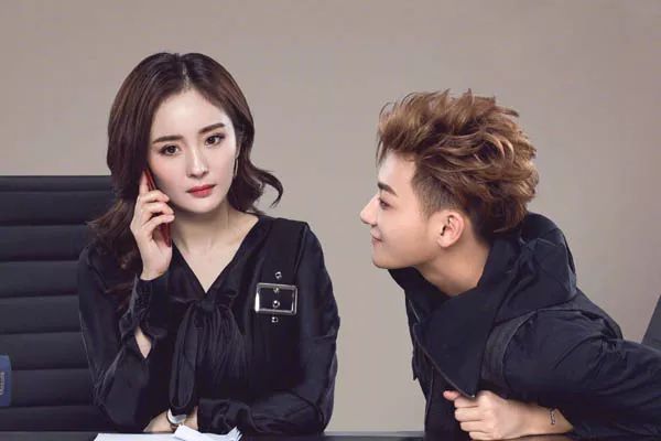 杨幂说熬夜要用多少钱的化妆品,杨幂用的护肤品品牌