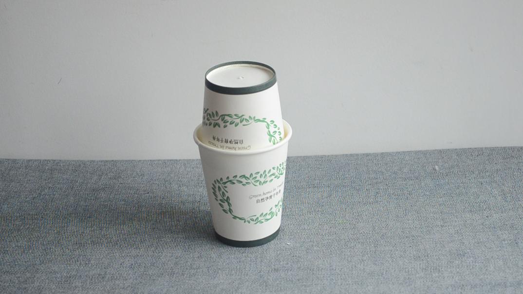 把一次性纸杯的底部戳个洞，解决了家家户户困扰的问题，赶紧试试