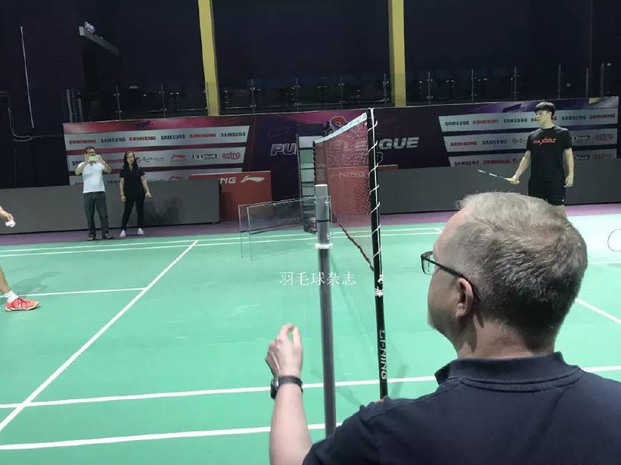 世界羽联发球规则1.15米,国际羽联规定发球高度不得超过