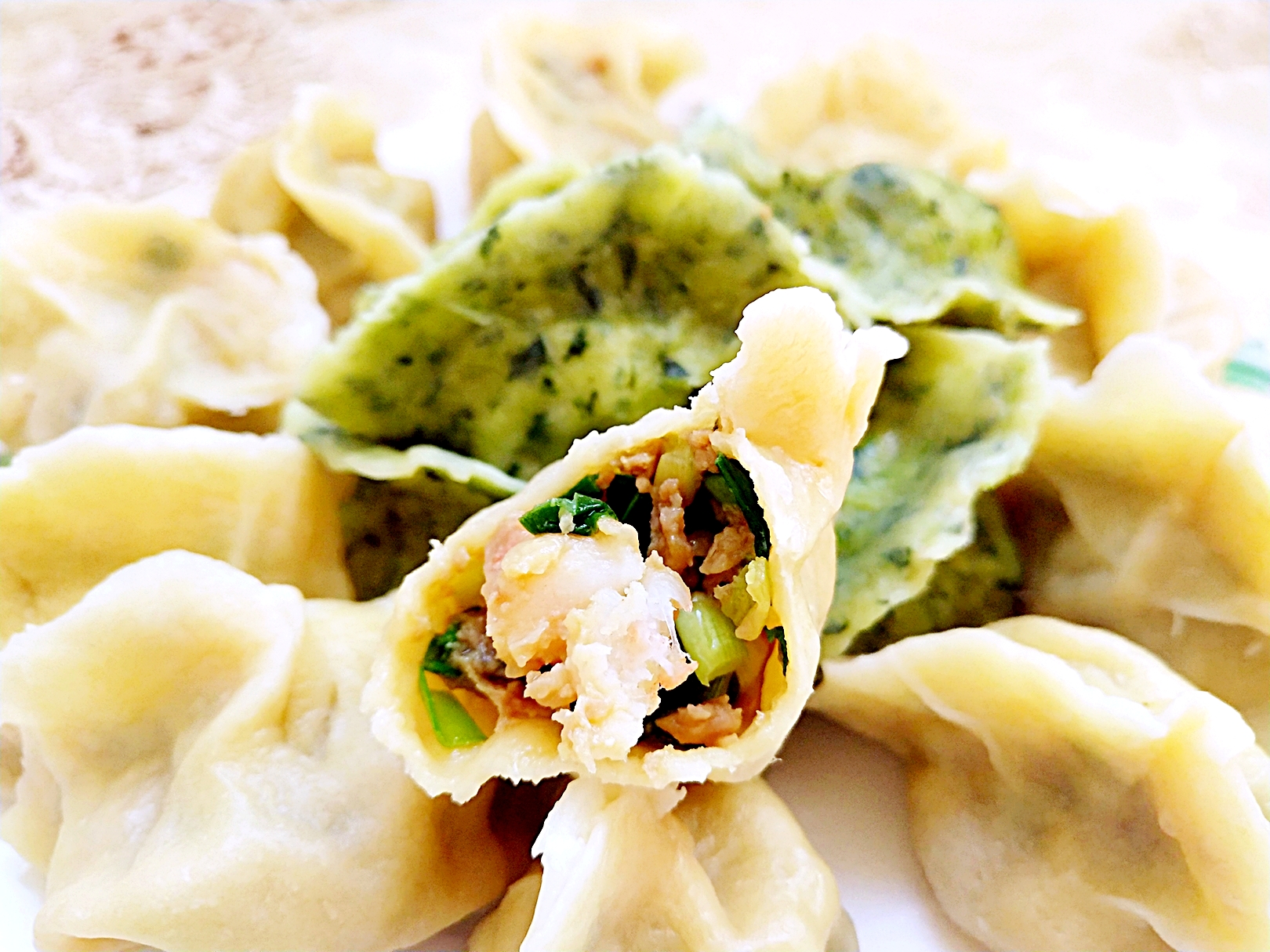 怎么包韭菜鸡蛋虾仁水饺简单好吃,韭菜虾仁鸡蛋馅儿的水饺馅怎么调