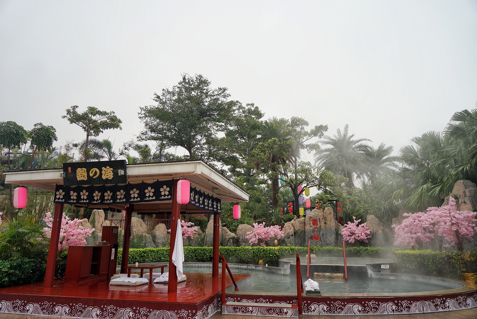 死海景区泡温泉,死海漂浮汤泉