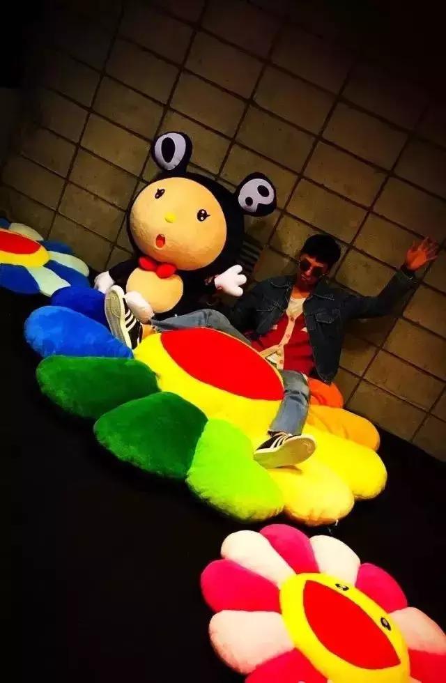 superstar璇炵敓,鍑洪亾澶氬勾渚濈劧寰堝勾杞荤殑鐖辫眴