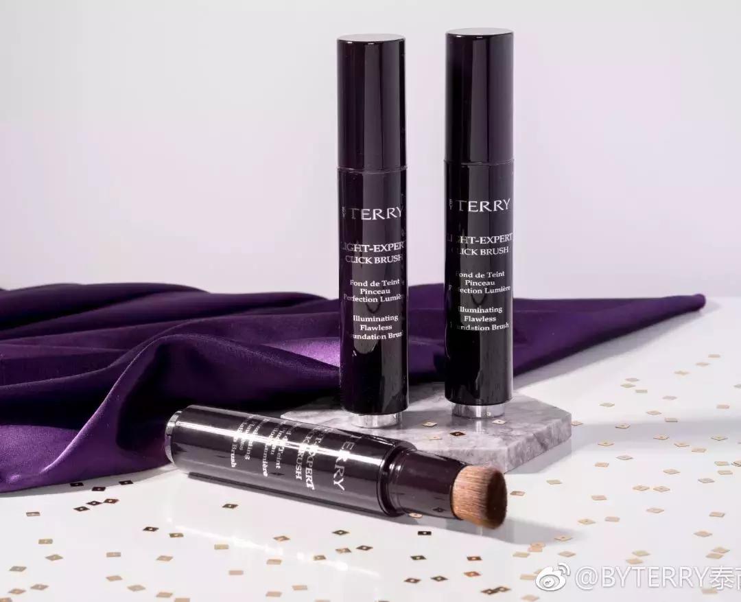 香奈儿粉底液和阿玛尼哪个好用,香奈儿山茶花粉底液和阿玛尼大师