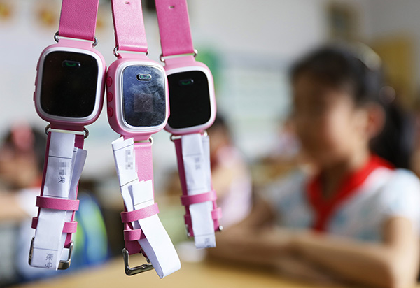 电话手表要摄像头影响小孩,孩子随身佩戴监控