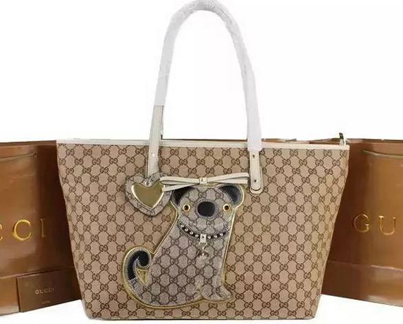 当奢侈品牌遇上狗年，竟然这么辣眼睛！赴美生子妈妈会买吗？