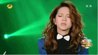 邓紫棋被恶搞,张杰看自己被恶搞视频