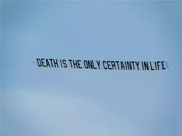 他把12个前女友都做成了高跟鞋？到底是真的假的