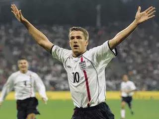 天下足球催泪文案c罗配乐,天下足球巴乔催泪文案