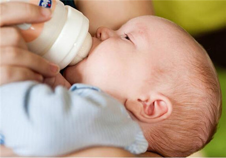 婴儿便秘多喝水有用吗崔玉涛,宝宝便秘崔玉涛乳果糖