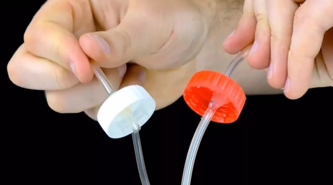 如何用可乐充气,用可乐怎么给气球充气