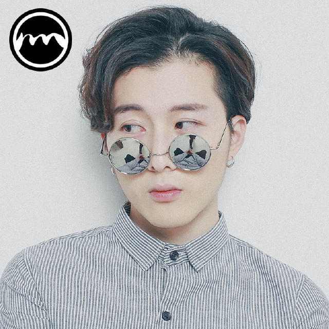 墨镜不离身，这样的男生是酷还是骚？