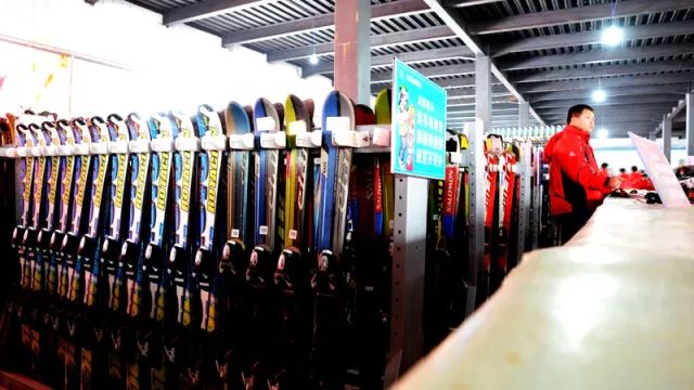 张掖祁连山国际滑雪场门票多少元,张掖国际滑雪场