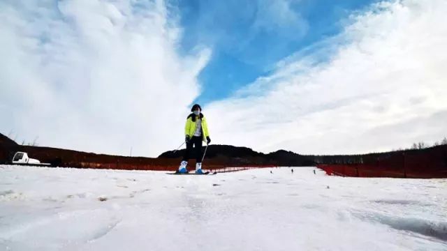 张掖祁连山国际滑雪场门票多少元,张掖国际滑雪场