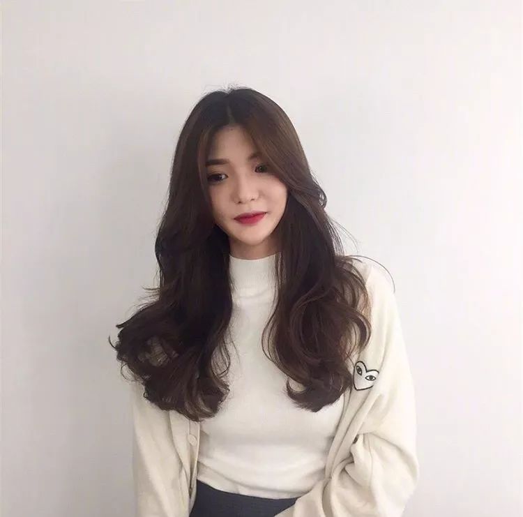 额头短脸大适合什么刘海,脸大发际线高适合什么刘海