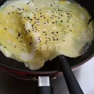 懒人煎饼两分钟就搞定了,一分钟教会你做正宗的煎饼果子