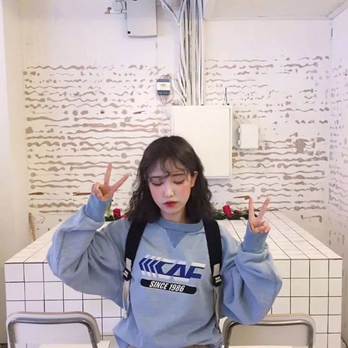 美发泡面卷短发,烫发泡面头短发女