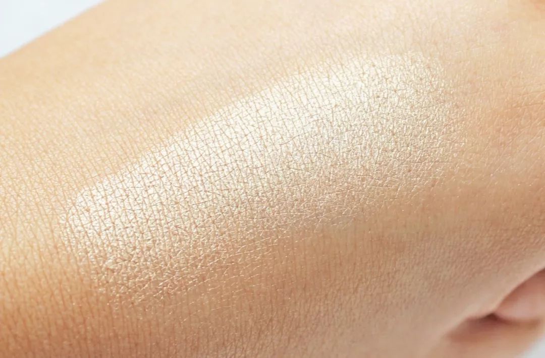 这块“女神专用高光”，买到就赚了一个亿！