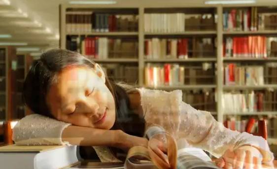 每个班里是不是都有一个这样的人,你小时候班级里一定有这样的人