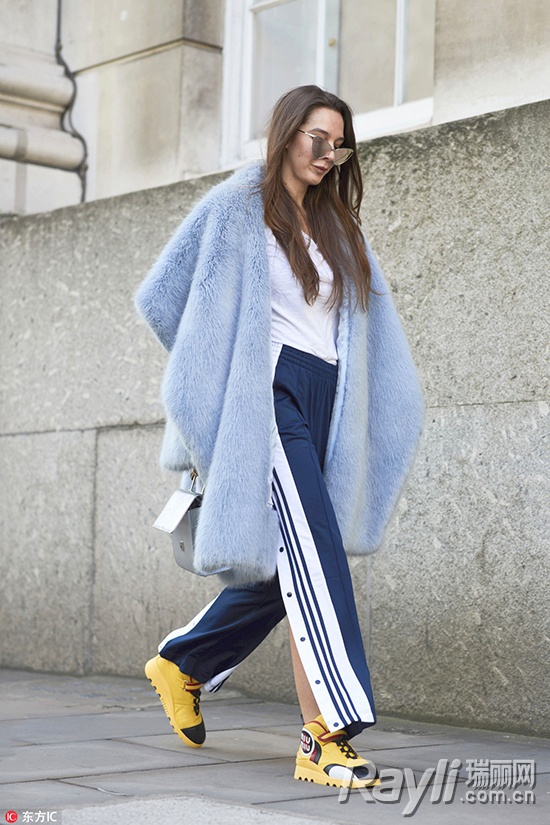 杨紫黑色阔腿牛仔裤,杨紫健身裤