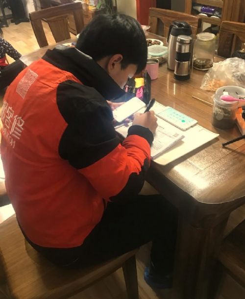 手机摔坏了去哪里维修,手机摔了可以免费维修