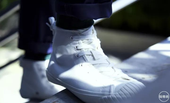 撞鞋不可怕谁最尴尬,撞鞋不可怕谁假谁尴尬