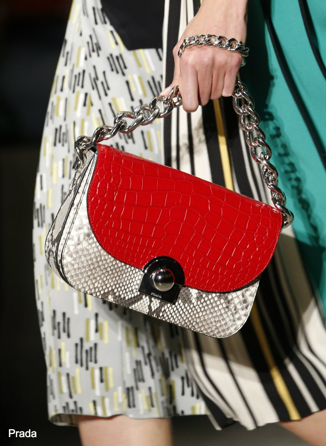 花大钱买大牌包，花小钱买心机包