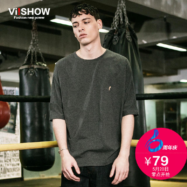 穿什么颜色的衣服，能够大幅提高男生的颜值？