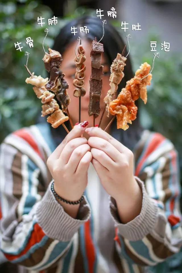 一碗牛杂能在夜市立足几十年,牛杂记忆深处的味道