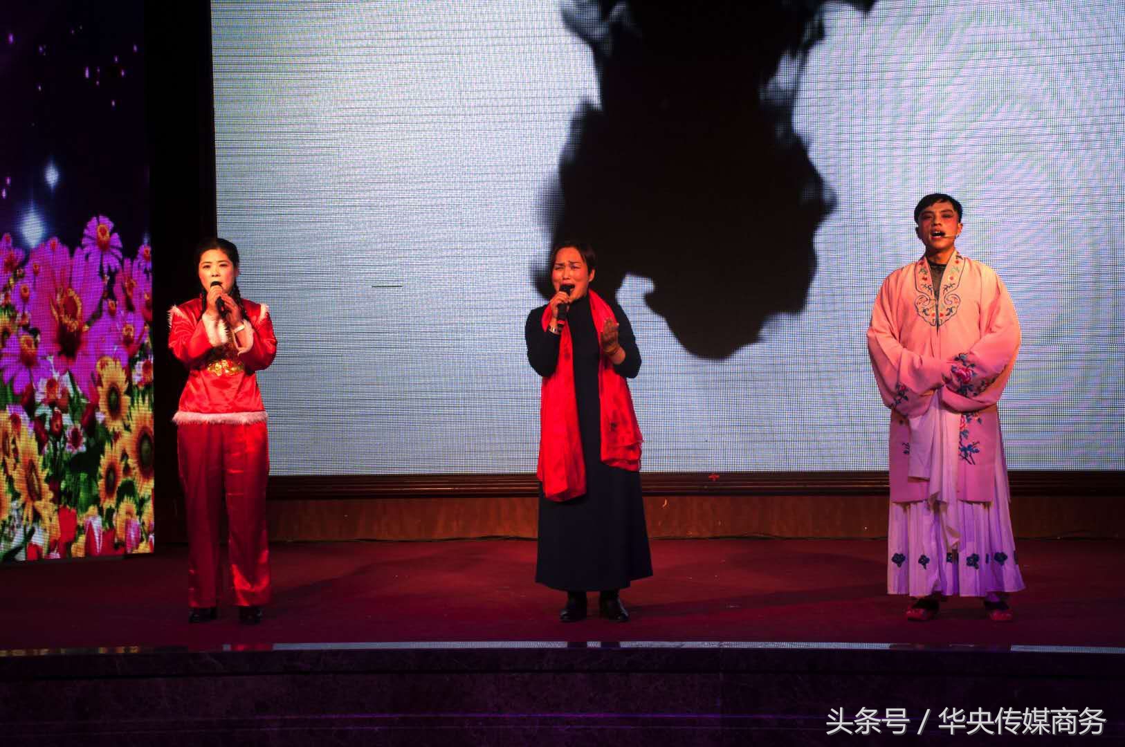 2018中国梦一家亲春晚暨潍坊筑梦艺术团成立和齐鲁团表彰晚会举办