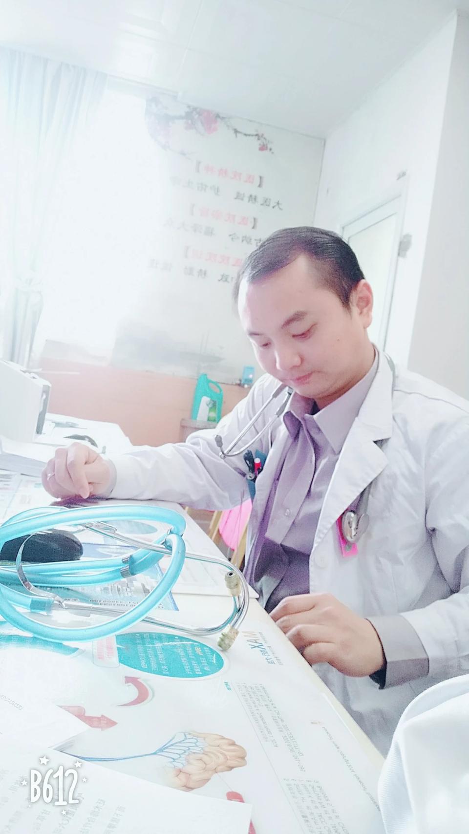 春节我在岗医生值守,春节我在岗护万家灯火守一方平安