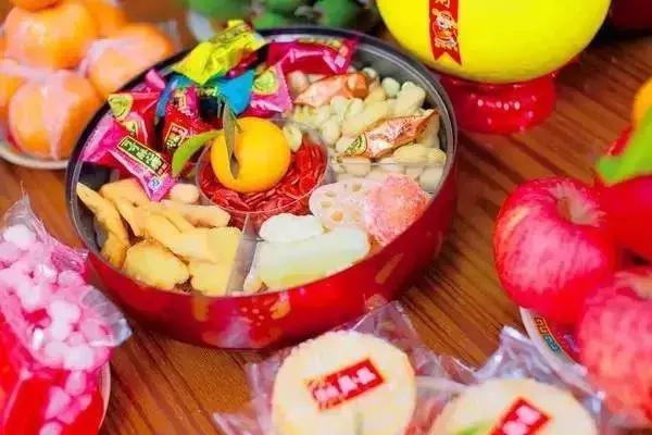 正月初五迎财神祝大家好运连连,正月初五迎财神紫气东来福满门