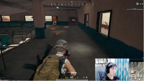 主播风云：骚男带弟弟吃鸡鸡弟弟身先士卒老骚失足坠落悬崖