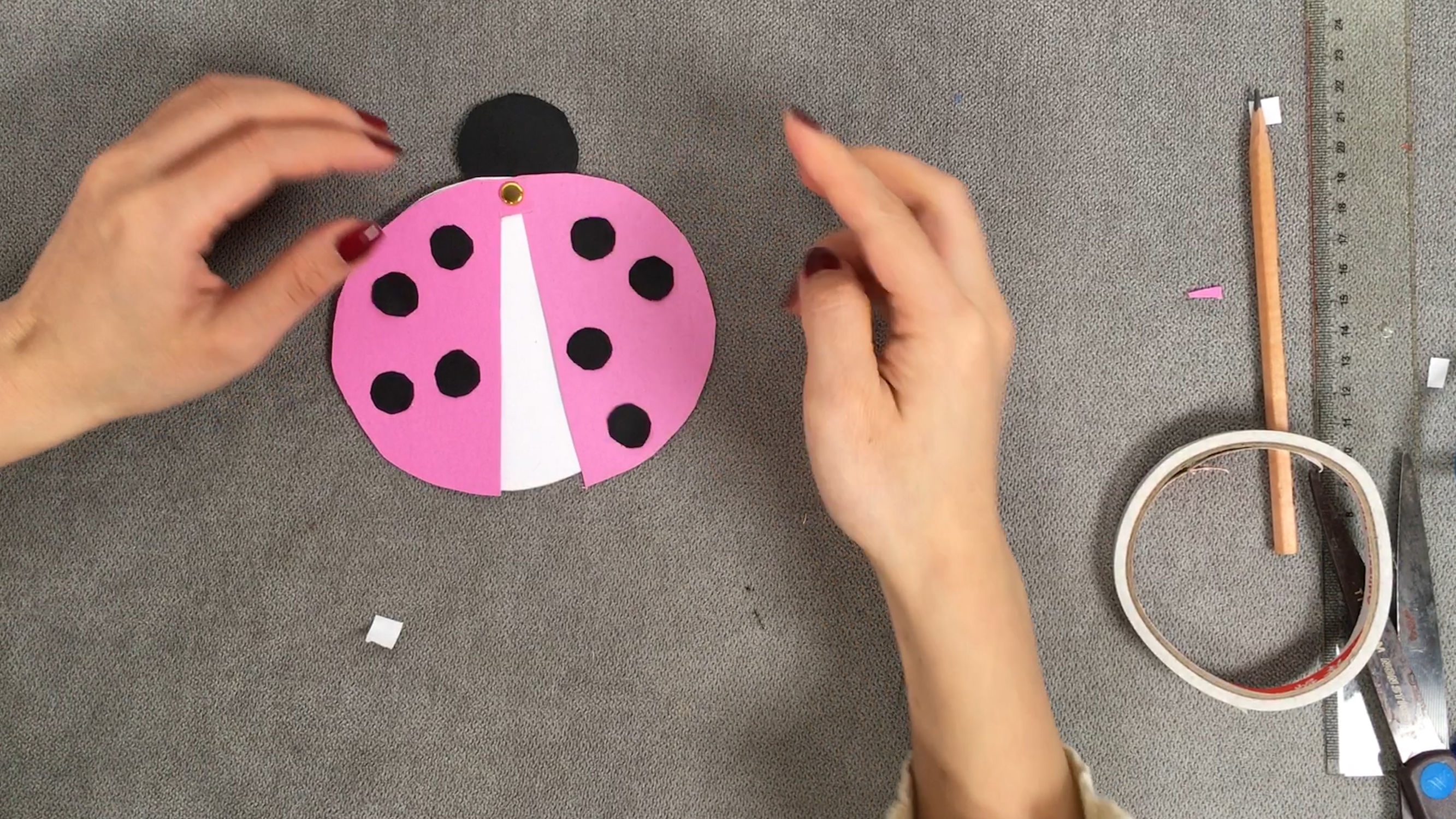 做一张昆虫备忘录卡片三年级,给小朋友做一副超级好玩的贺卡