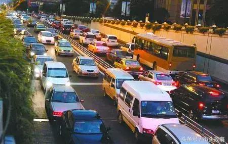 川a返程高峰预测,川a大军返城堵车图片