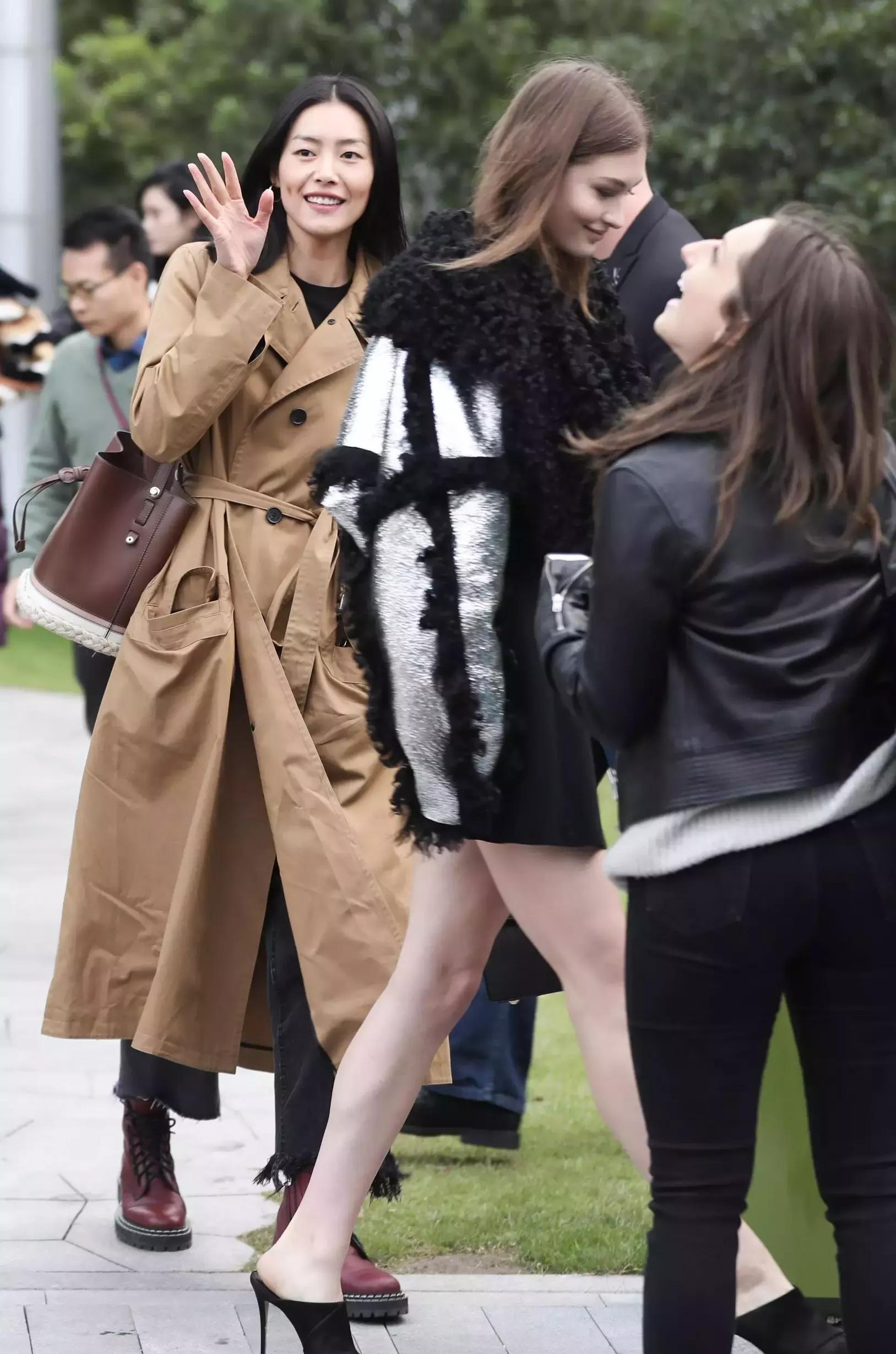 刘雯果然是穿搭高手,刘雯最新日常穿搭图片