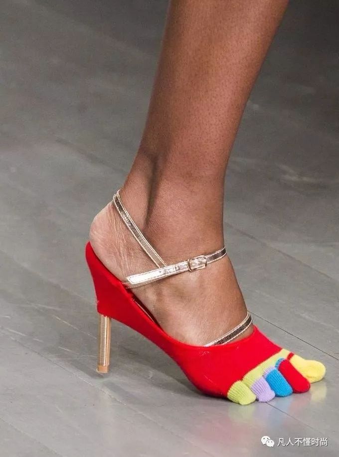 英国著名的设计师做的衣服,英国设计中国风衣服