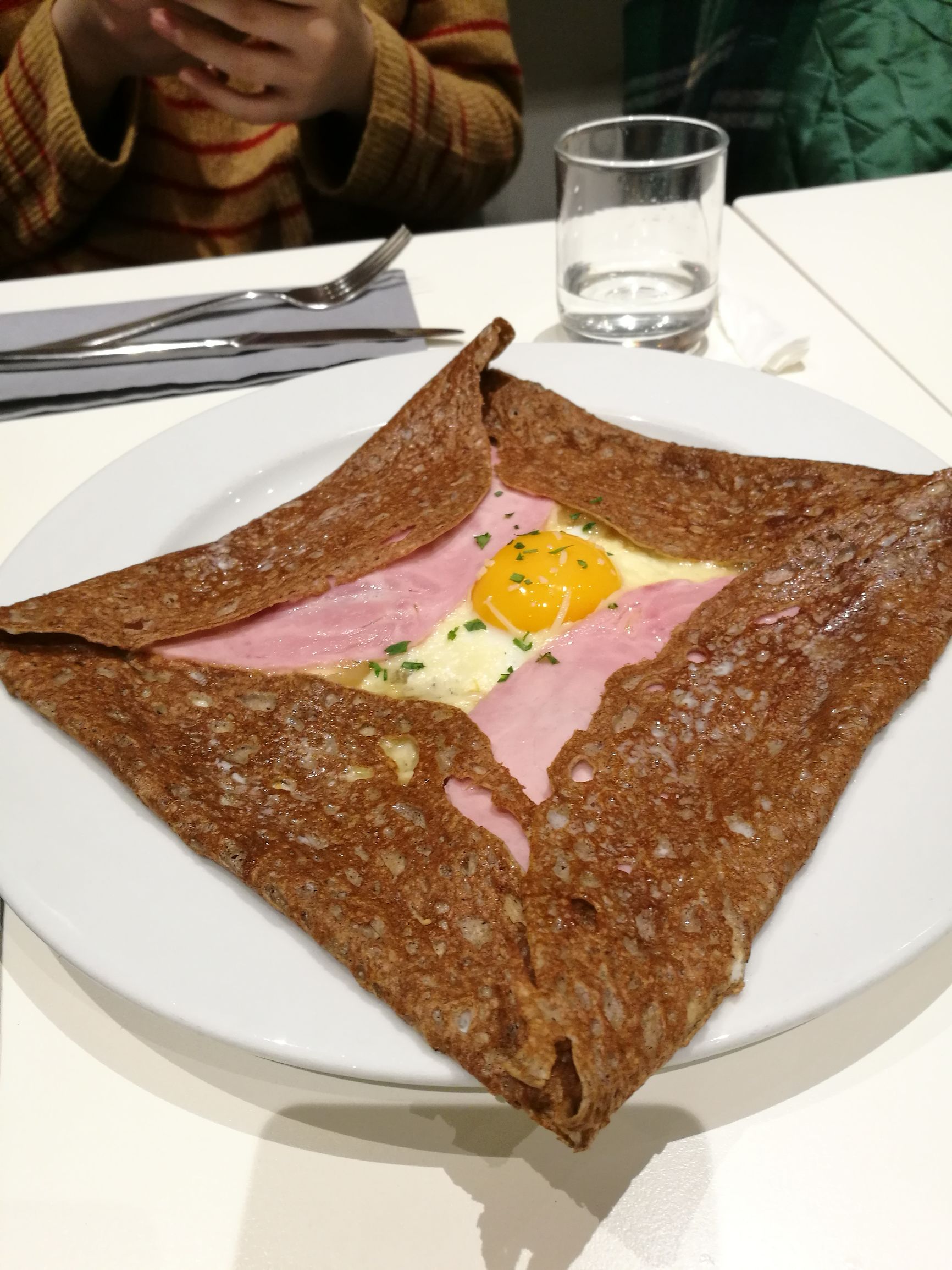 你花2万三亚飞东北，我花2万欧洲住10天！