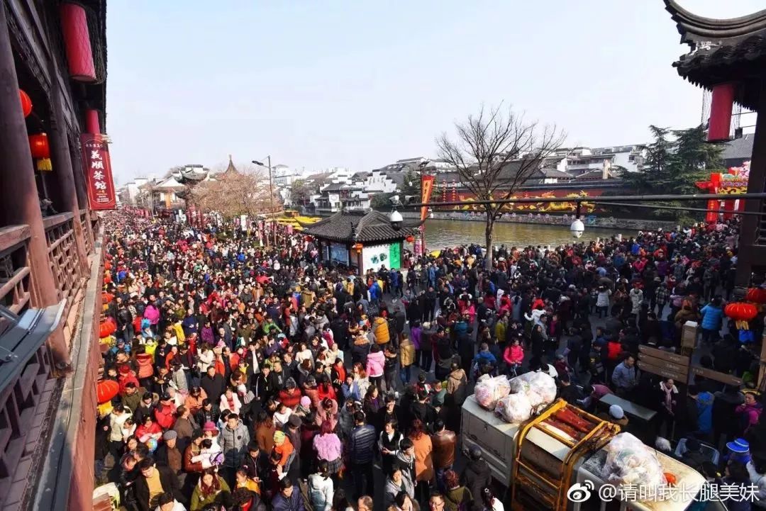 今夜的南*夫子京**庙,全是人人人人!有你吗?