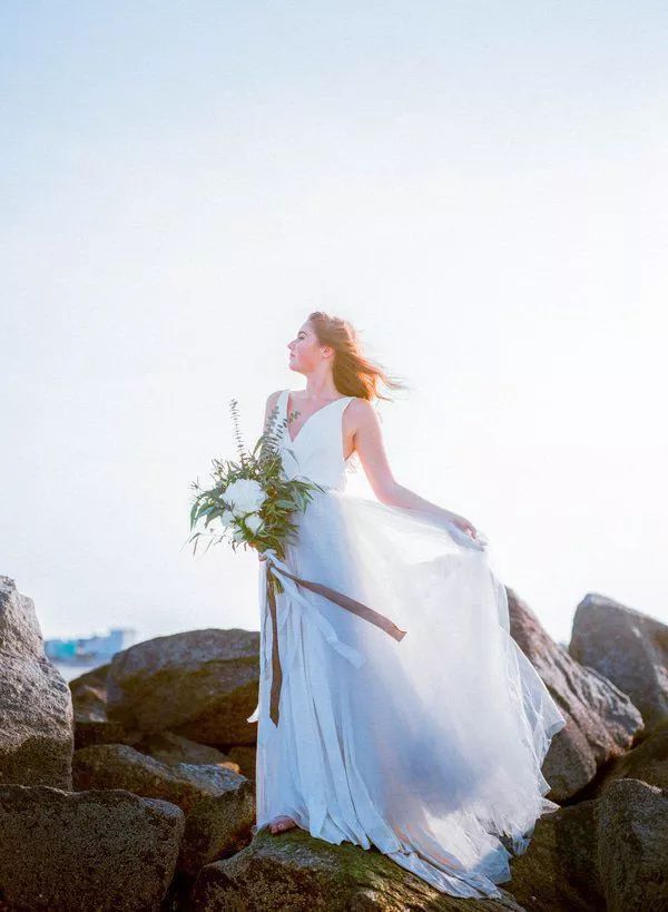 室外拍婚纱照pose的技巧,今年最流行的婚纱照姿势