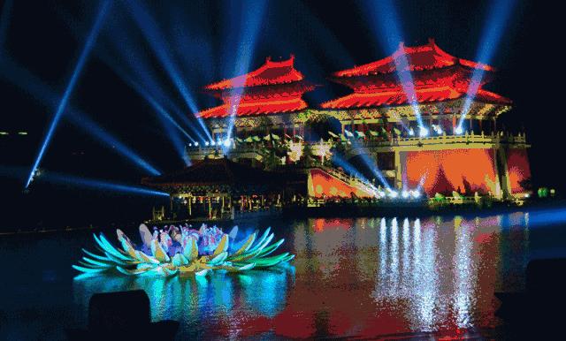 元宵节当天看灯会要门票吗,大年里的最后一场狂欢元宵灯会