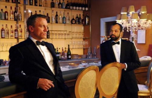 定制西服要量哪些尺寸,怎样的定制西服算合身得体的