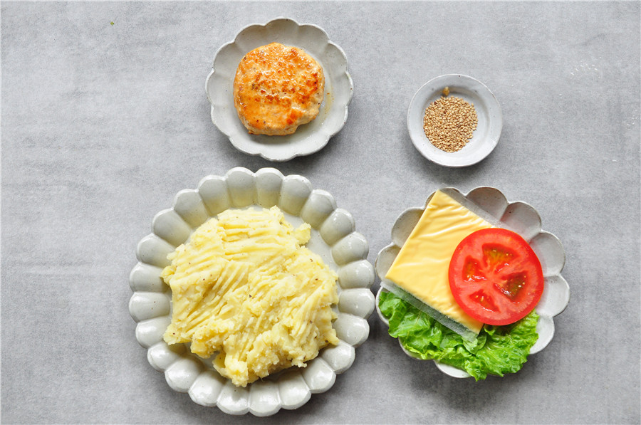 土豆泥肉饼汉堡,热量低的牛肉汉堡