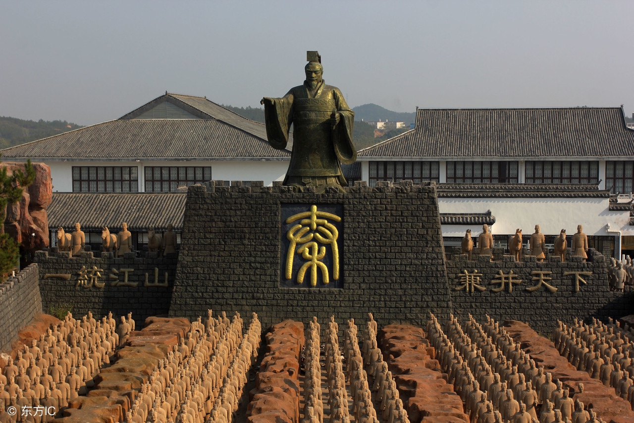 大到传世巨著，小到市井小黄书，都讲着一个道理，那就是“尊重”