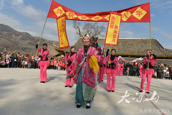 元宵节,是凉山传统农具交易日——德昌赶草坝场看你能认识多少农具?