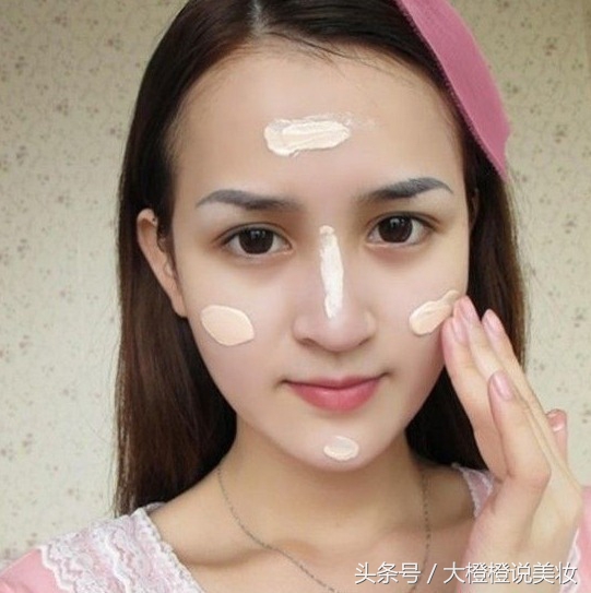 粉底液粉饼气垫bb使用顺序,气垫粉饼粉底液哪个遮瑕力强