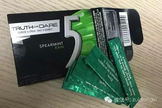 用100粒口香糖，体会舌吻的22种味道