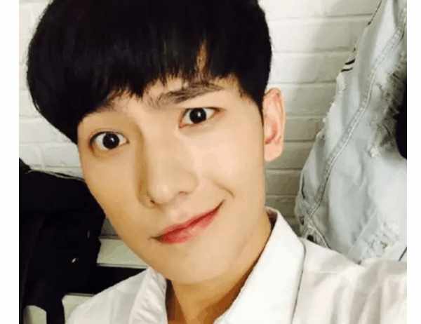 赵丽颖领衔没上过大学的当红明星,赵丽颖没上高中吗