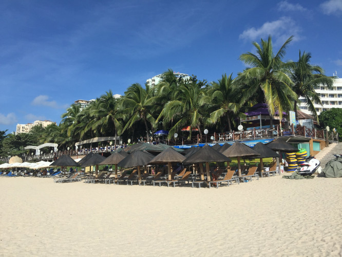 带上父母去看海完整视频,带你去三亚一起看海享受亲子时光